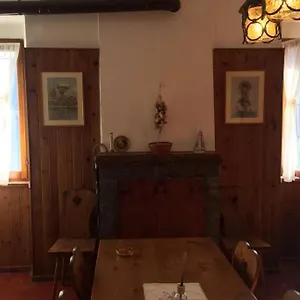  Ferienhaus Nel Set Di Piccolo Antico Viola